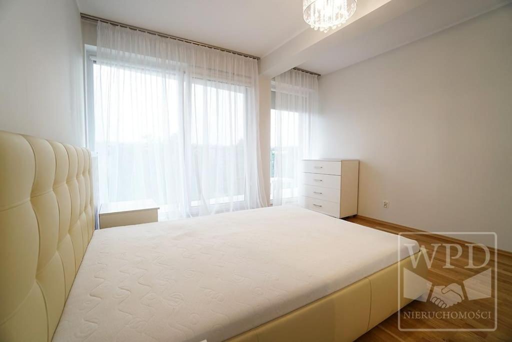 Modern Apartment-city Center-new Building-garage Apartment *